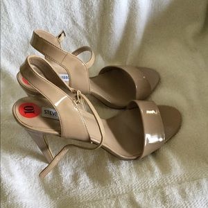 Steve Madden Women’s tan high heels shoes size 10